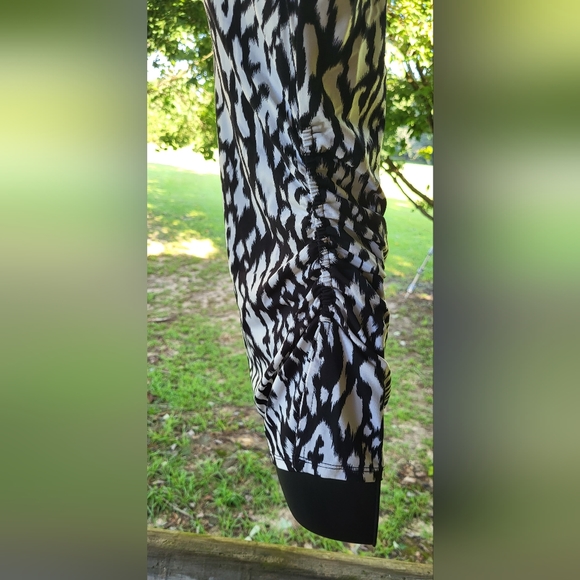 Vince Camuto black/white blouse size small - Picture 3 of 4